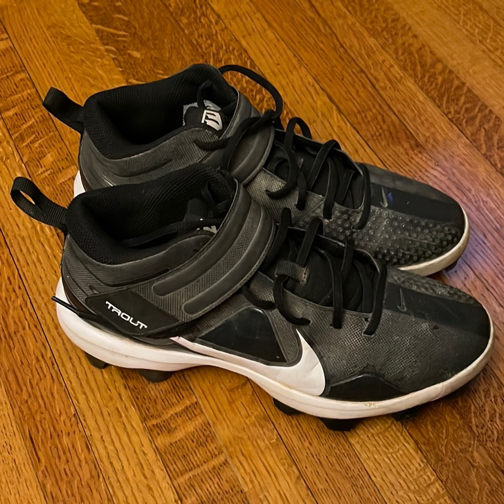Mens Nike baseball cleats